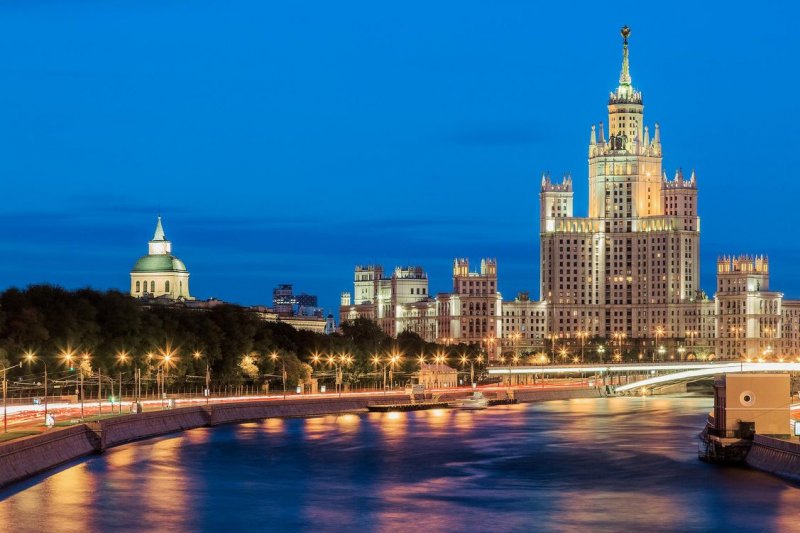 Москва река архитектура