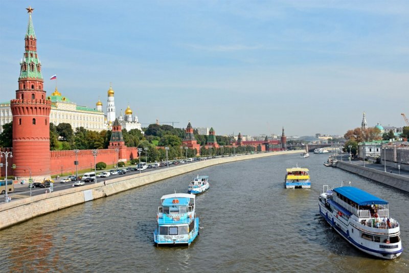 Ледокол на Москва реке