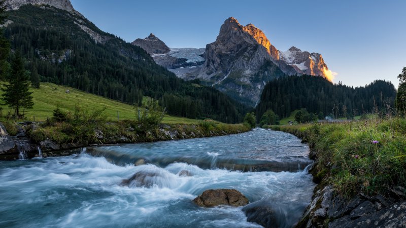 Горная река в Альпах