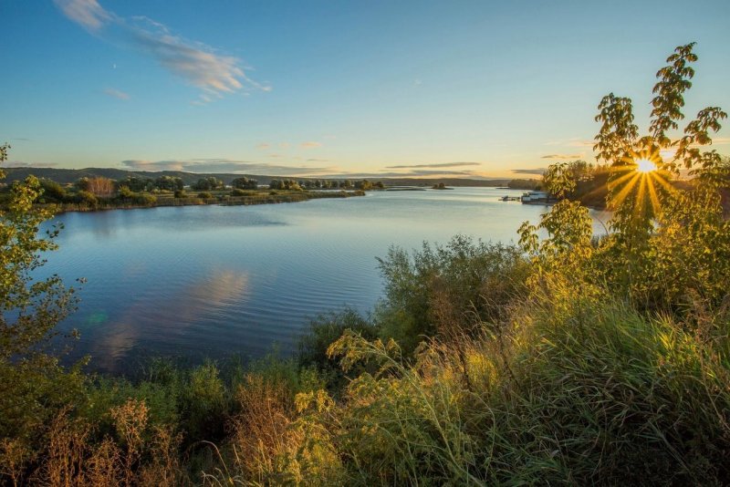 Волга река лодки берег Пристань