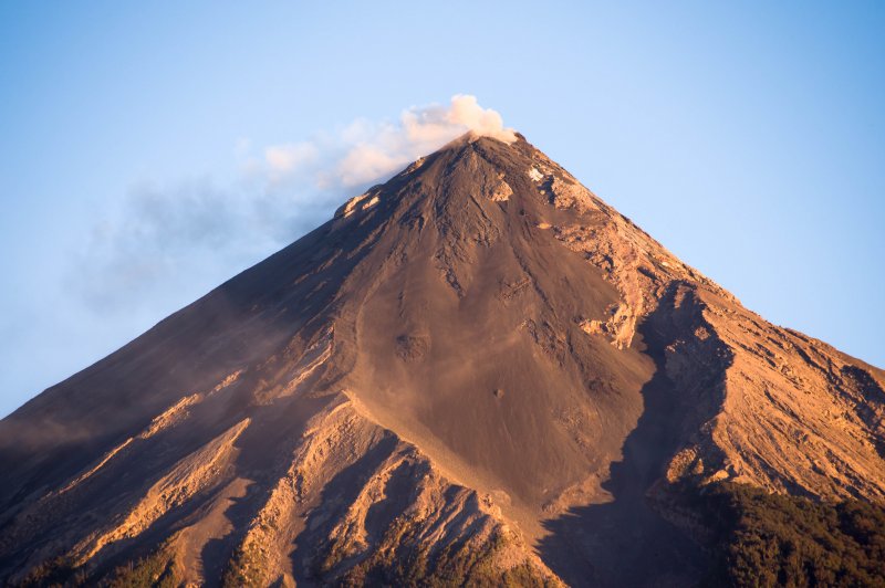 Извержения вулкана "Пакая"