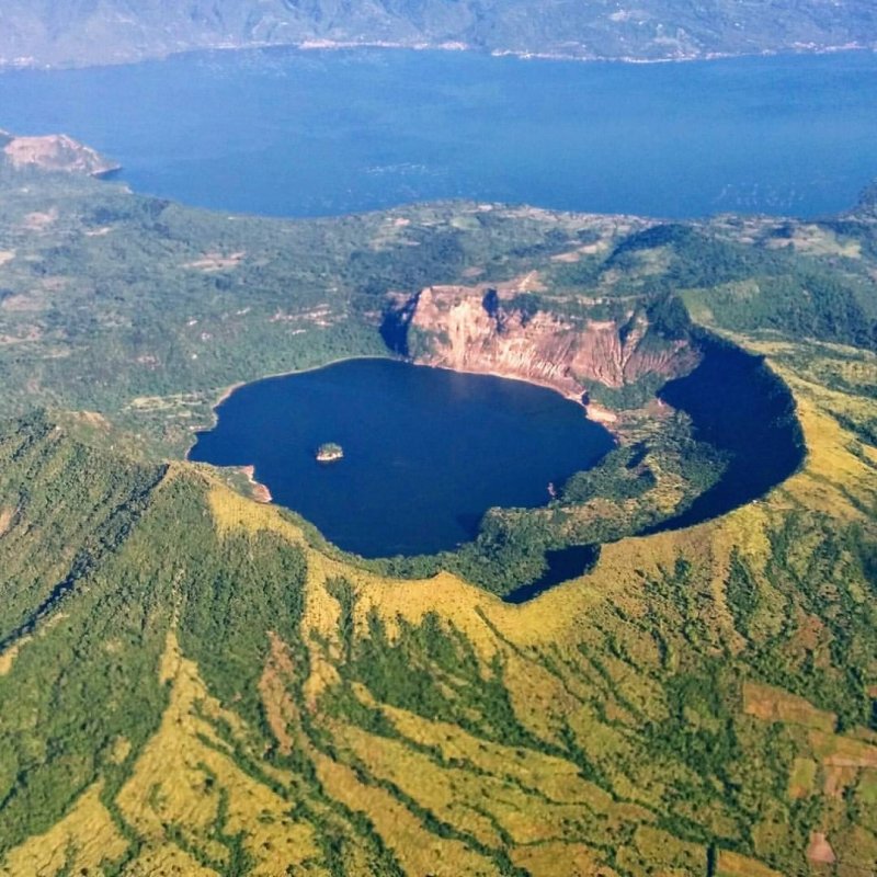 Озеро Тааль на острове Лусон