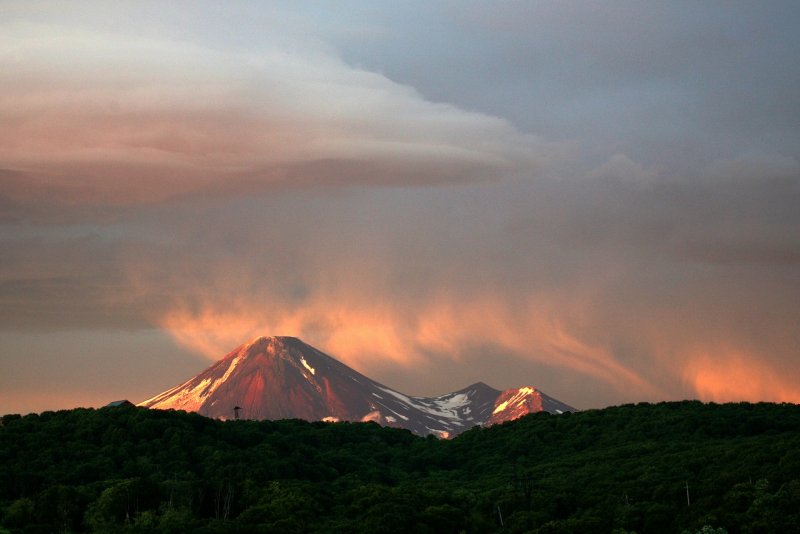 Вулканы России Авачинская сопка