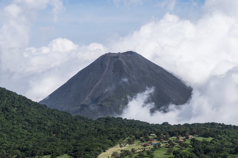 Вулкан Исалько Сальвадор извержение