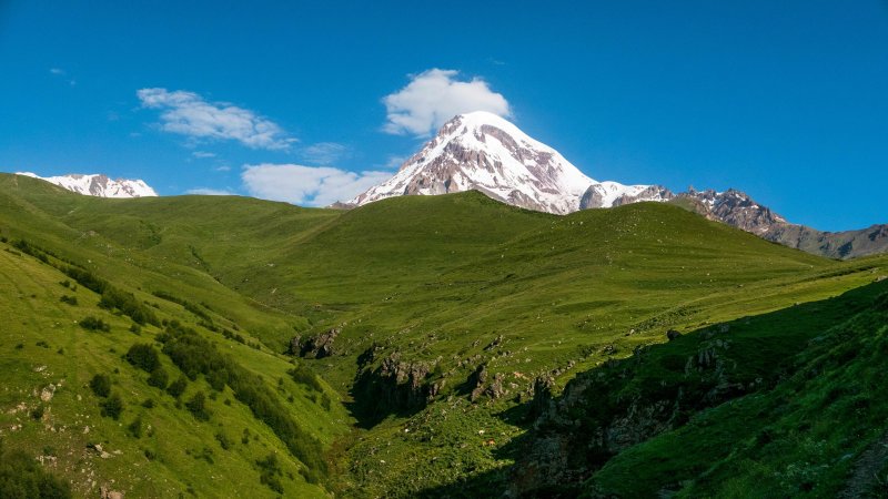 Горы Кавказа Эльбрус и Казбек