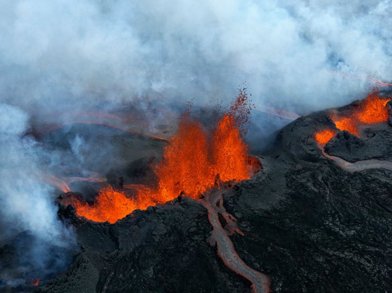 Исландия дорога в вулканах