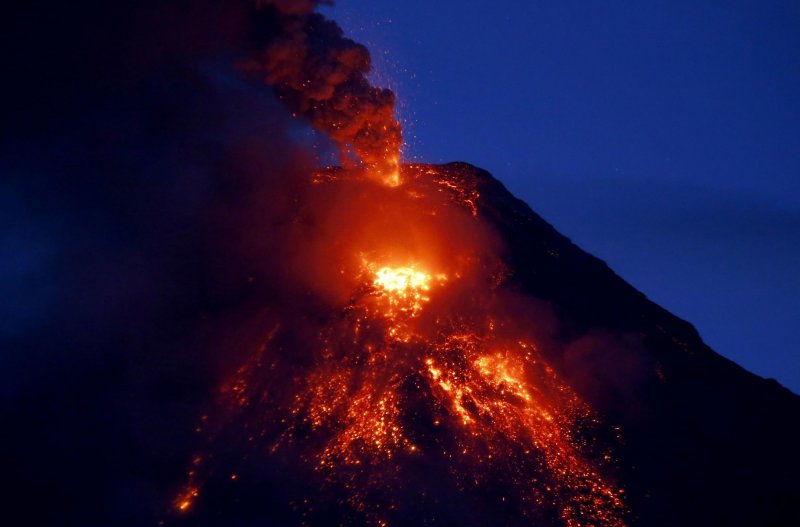 Вулкан Лусон извержение