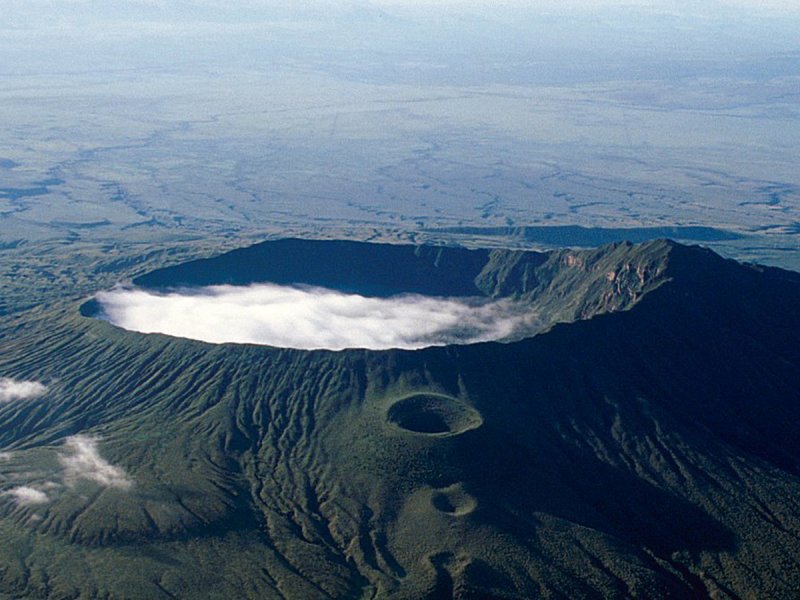 Кратер вулкана Килиманджаро