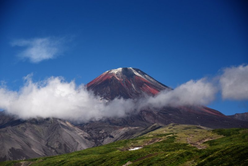 Извержение вулкана Авачинская сопка