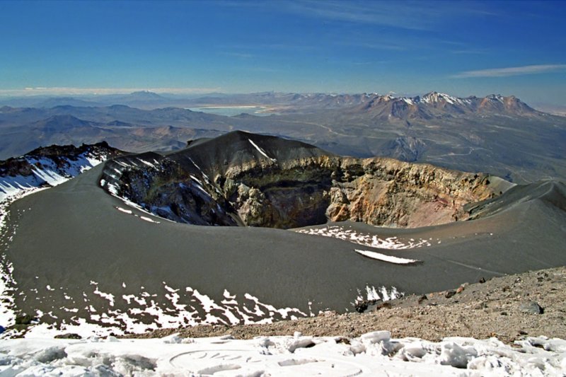 Вулкан Хуйнапутина Перу извержение