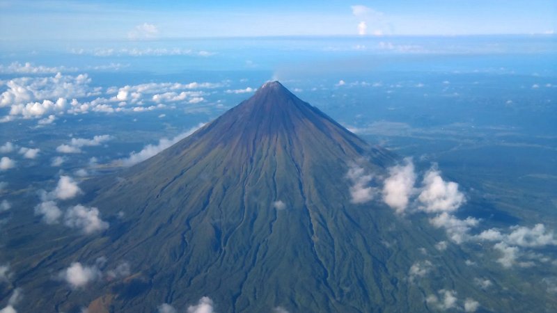 Вулкан Майон Филиппины фото