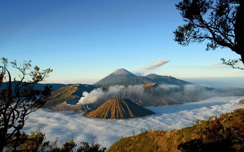 Гора семеру Индонезия
