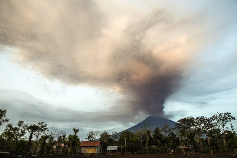 Вулкан Агунг Индонезия