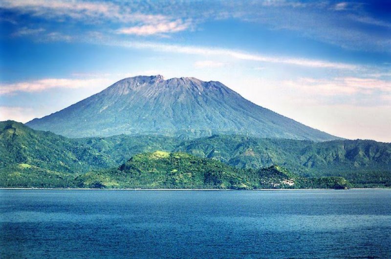 Гора Агунг — Индонезия