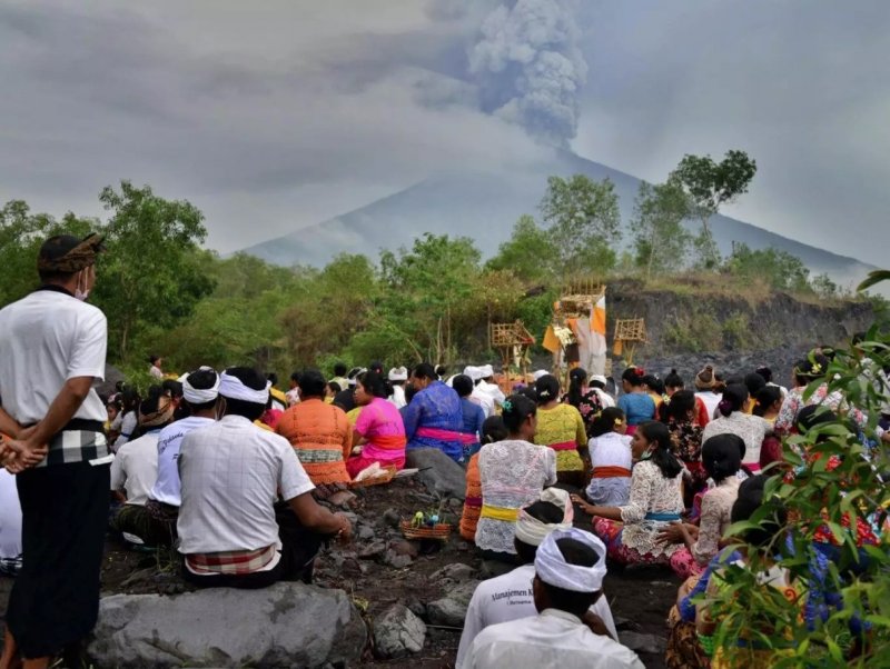 Агунг вулкан 2017