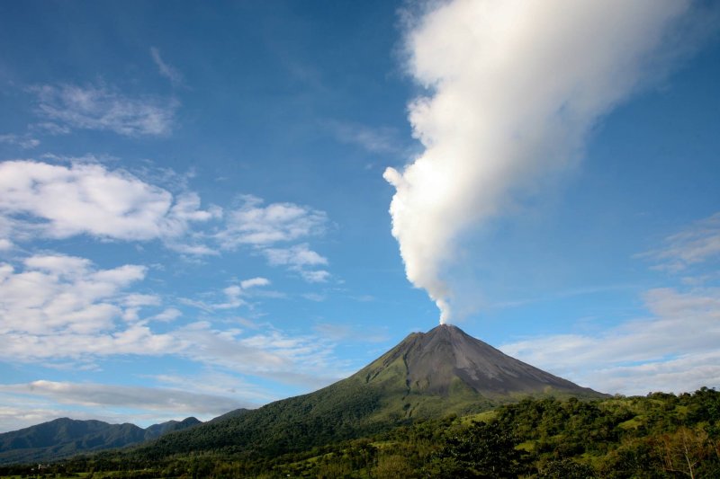 Живая картинка с вулканом