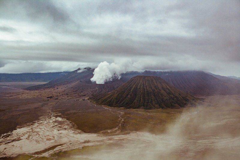 Подножию вулкана Карымский водопад