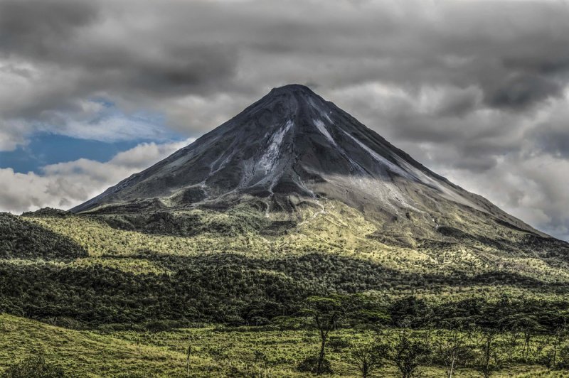 Национальному парку вулкан Ринко́н-де-ла-Вье́ха