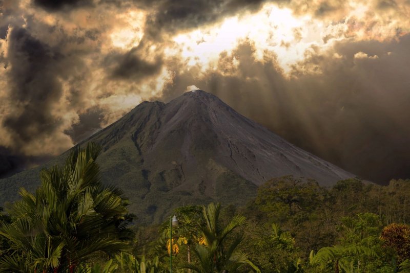 Вулкан Ареналь в Коста-Рике