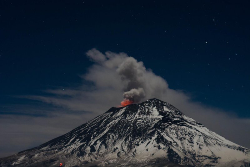 Кратер вулкана Эльбрус