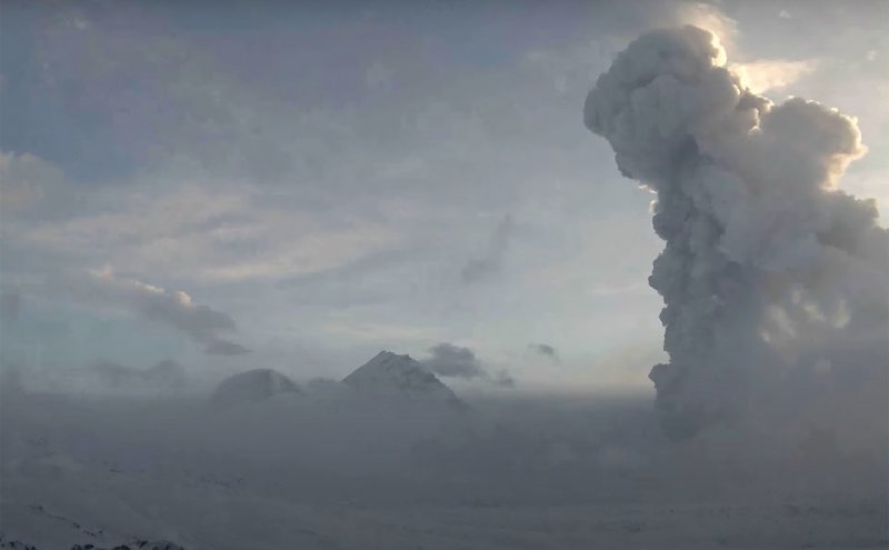 Извержение вулкана безымянный 1956