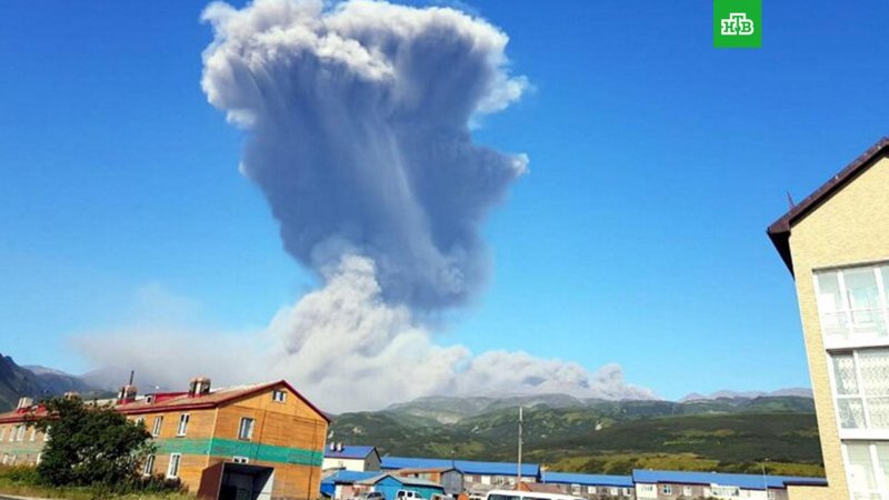 Курилы вулкан Эбеко проснулся