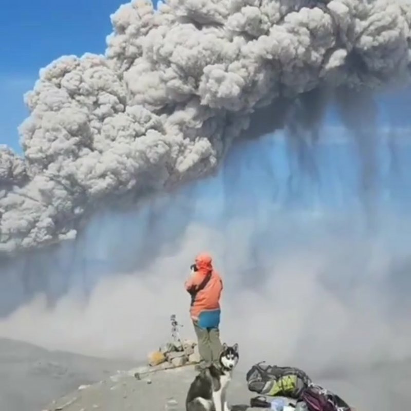 Вулкан Эбеко на Курилах