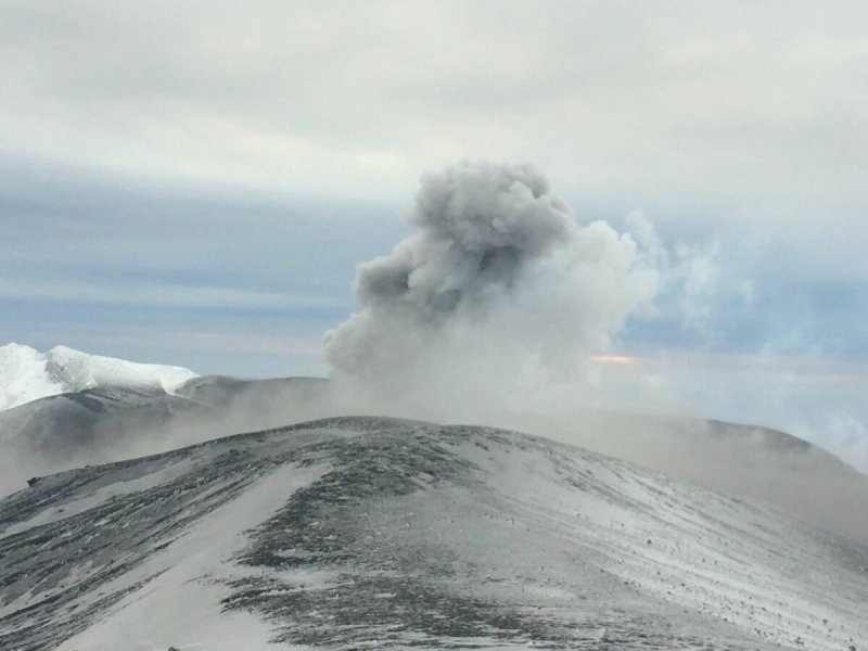 Вулкан Эбеко извержение