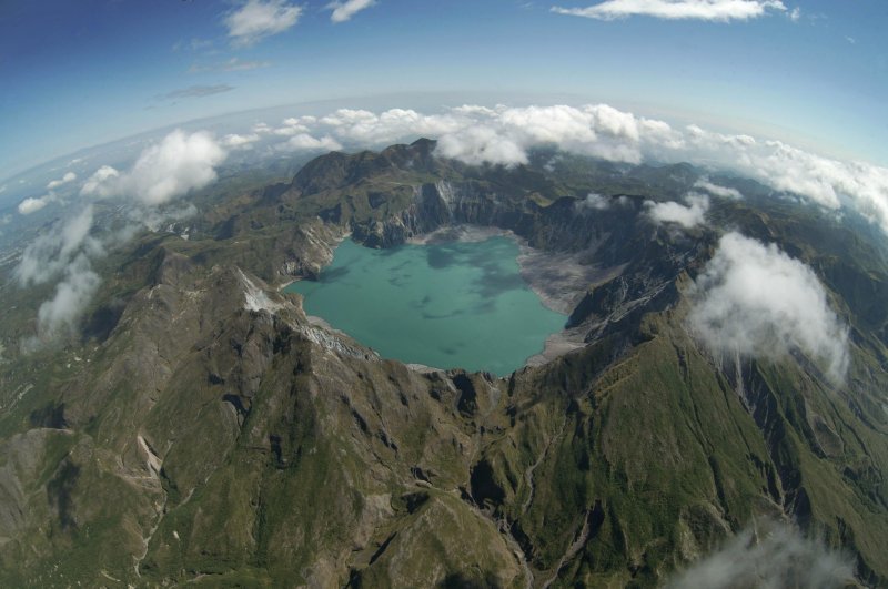 Озеро вулкана Тамбора