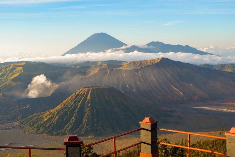Извержение в Индонезии семеру