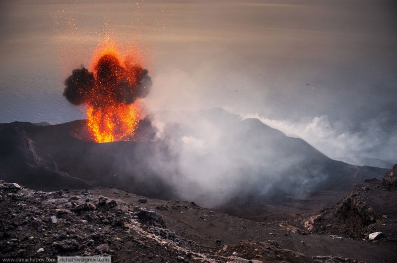 Вулкан Стромболи извержение