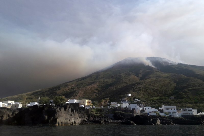 Вулкан Стромболи 926 м
