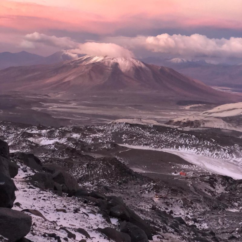 Самый высокий вулкан в мире Охос-дель-Саладо