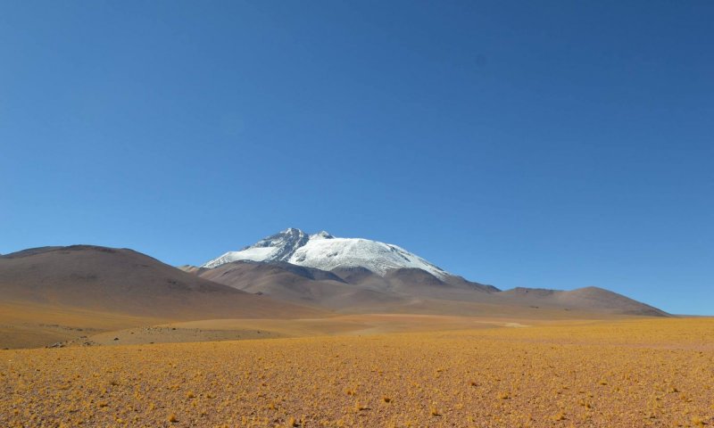 Кратер вулкана Охос-дель-Саладо