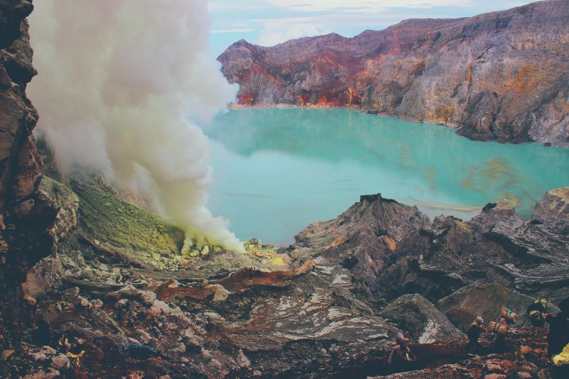 Вулкан Индонезия сера