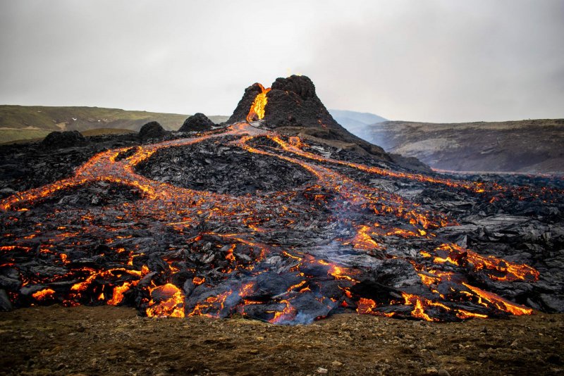 Исландия вулкан Эйяфьятлайокудль фото