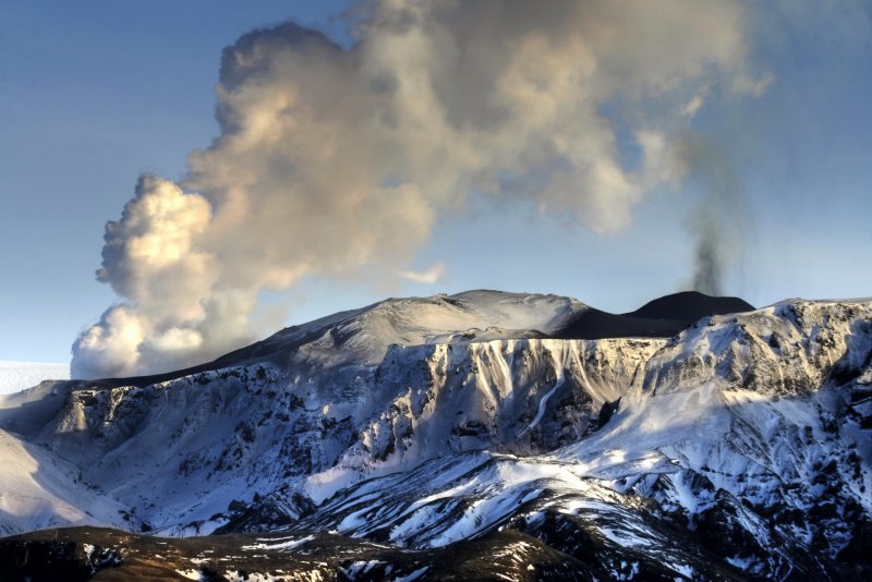 Извержение вулкана эйяфьядлайёкюдль в Исландии 2010