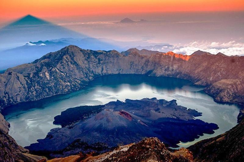 Вулкан Ринджани Индонезия