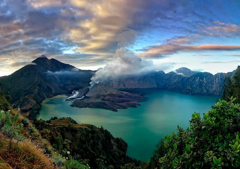 Ломбок вулкан Ринджани озеро