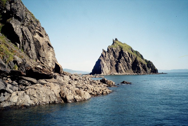 Шантарские острова яшмовые скалы