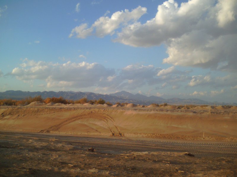 Постройки в пустыне Мохаве