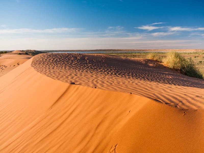 Песчано-солончаковая пустыня в Австралии