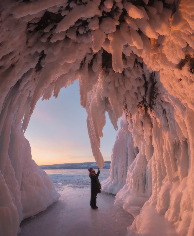 Ледяные пещеры в Антарктиде
