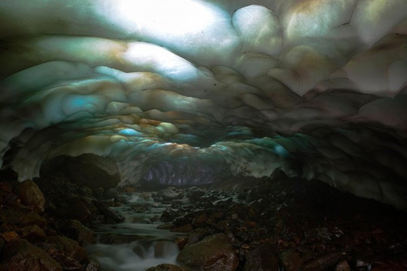 Изумрудная пещера Камчатка