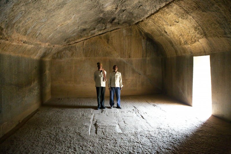 Храм-пещера Ломаса Риши