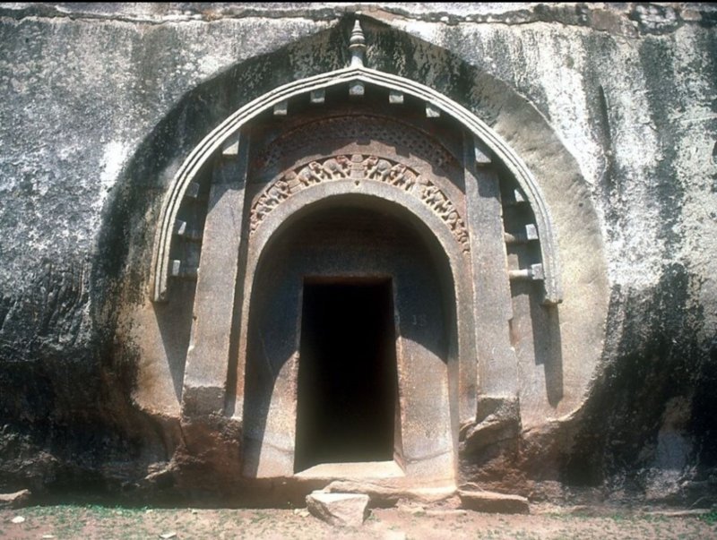 Храм Ломас-Риши в Барабаре