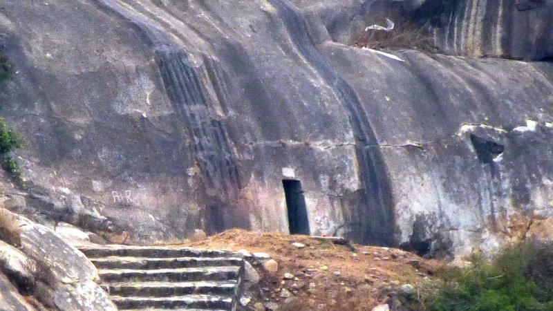 Пещерные храмы в Индии Ломас Риши