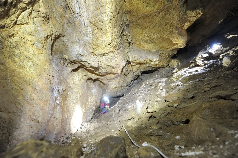 Балахонинская пещера