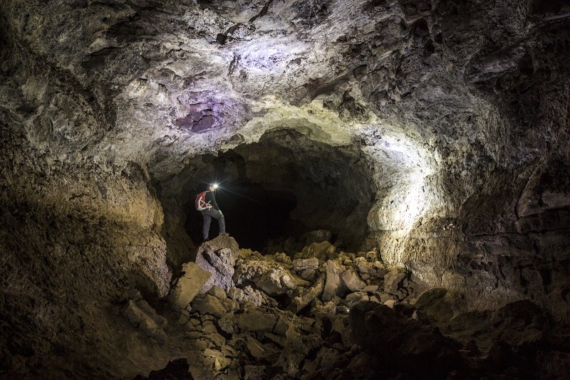 Пещеры с минералами арагонит