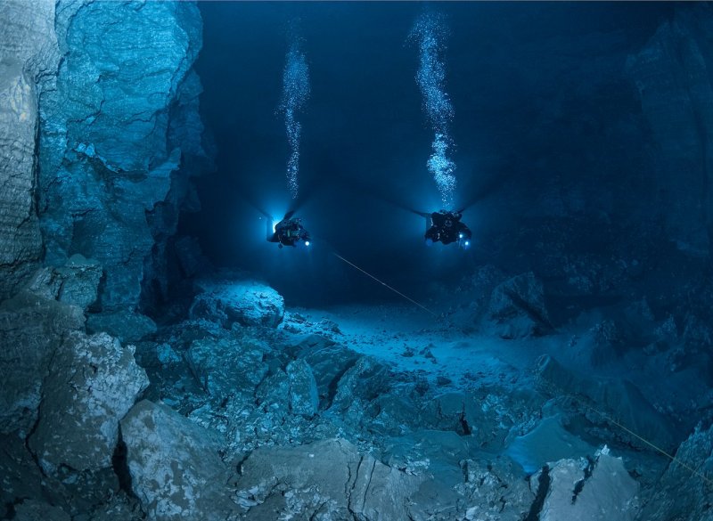 «Орлиное гнездо» пещеры подводные